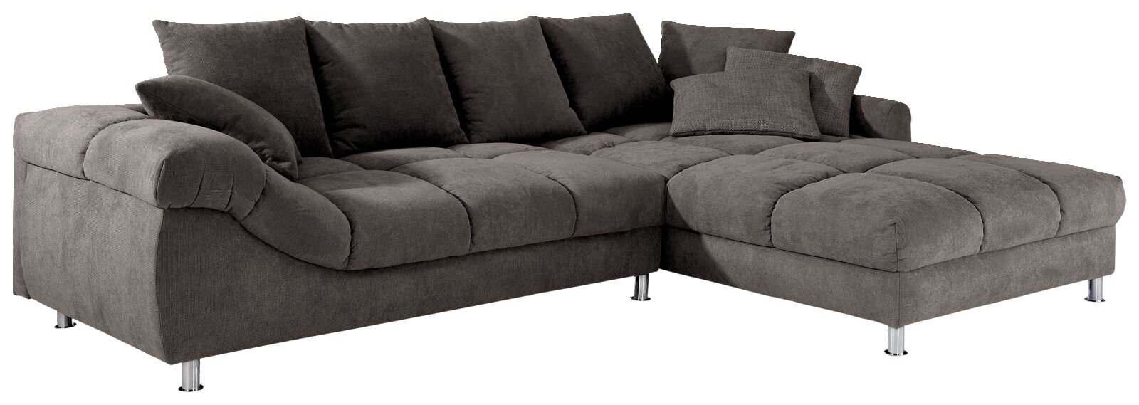 Graues Ecksofa mit Ottomane, Ansicht von schräg vorne, mit weichen Kissen und modernen Metallfüßen.