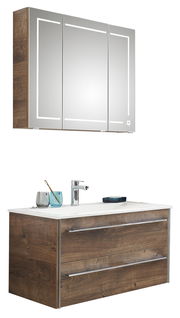 Moderne Badkombination mit Holzoptik und Spiegel, seitliche Perspektive