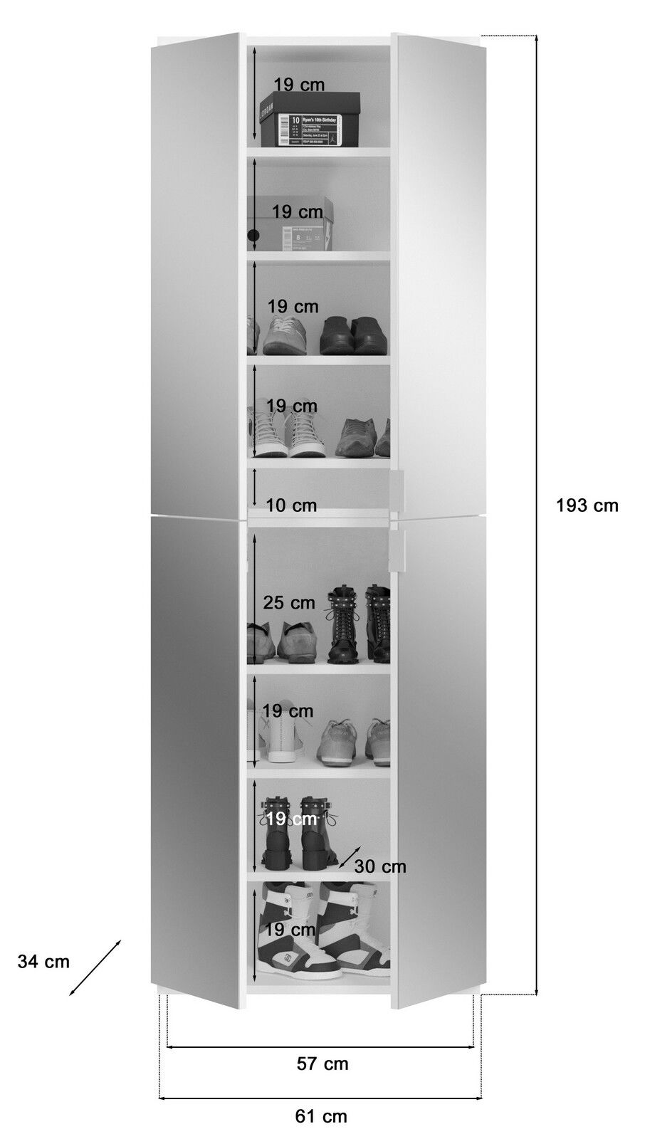 Garderobenkombination mit mehreren Fächern, gefüllt mit Schuhen und Kartons, in Frontalansicht.