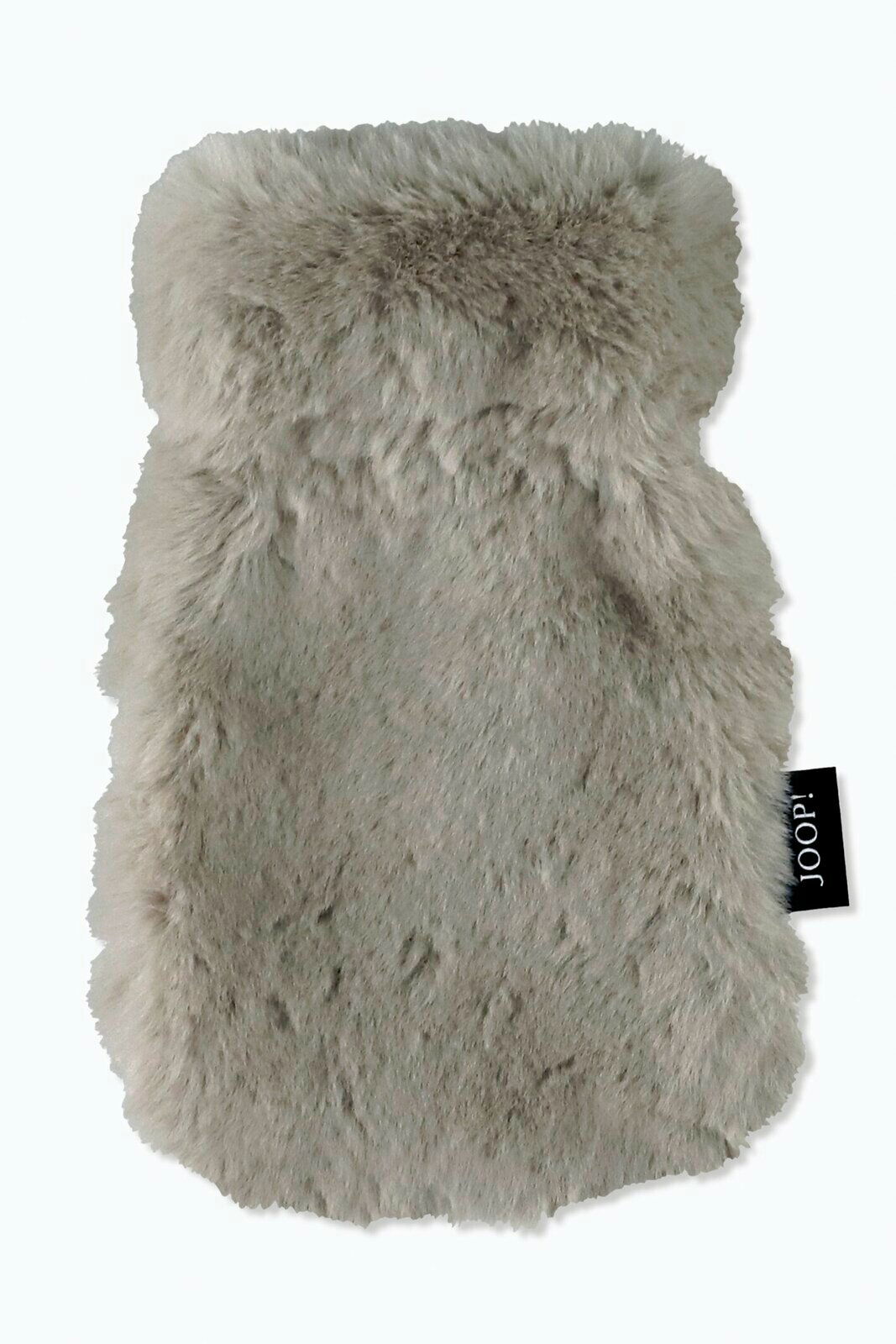 Weiche, graue, flauschige Hülle mit Joop-Label, von oben betrachtet.