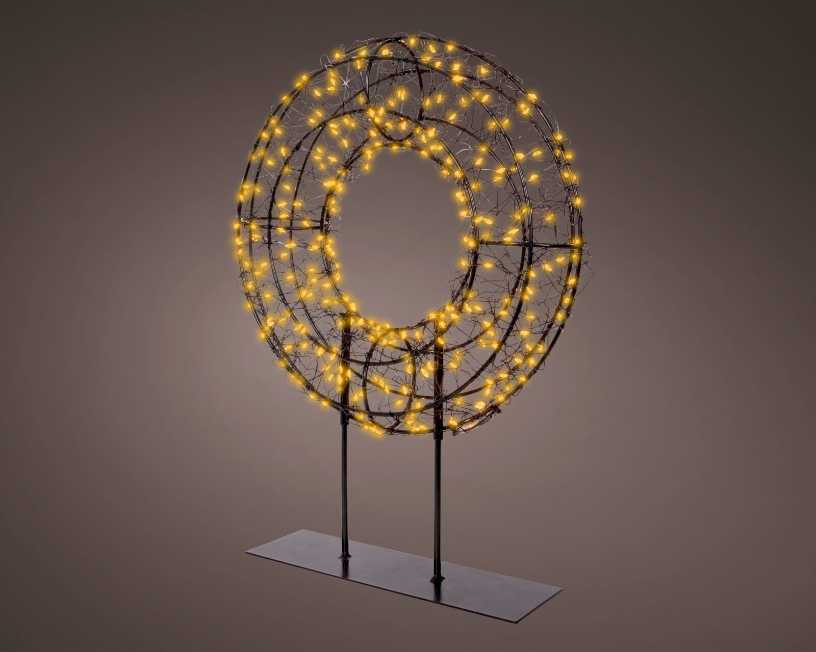 Kranz auf Fuß mit Micro LED-Beleuchtung, seitliche Perspektive