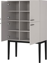 Weißes Highboard mit offenen Türen, sechs Fächern und schwarzen Beinen, seitliche Perspektive
