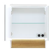 Offener Spiegelschrank mit zwei Türen, einem Glasregal und integrierter Steckdose, aus der Frontansicht.