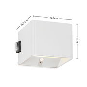 Weiße, quadratische Akku-Wandleuchte mit den Maßen 10,3 cm x 10,1 cm x 8 cm, seitliche Perspektive