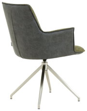 Moderne fauteuil met grijze stoffen bekleding en groene binnenbekleding, gezien vanaf de zijkant, op een draaibaar metalen onderstel.