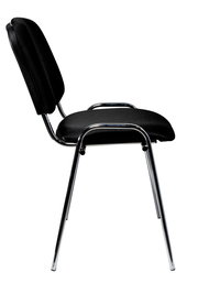 Seitenansicht eines schwarzen Besucherstuhls mit verchromten Beinen und gepolsterter Sitzfläche und Rückenlehne.