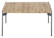 Moderner Couchtisch mit Holzplatte und Metallbeinen, Frontalansicht