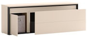 Moderne lage opbergkast in beige met zwart frame, met een grote lade en een klein deurtje open waardoor het opbergvak met stoffen mand zichtbaar is, schuin van voren gefotografeerd.