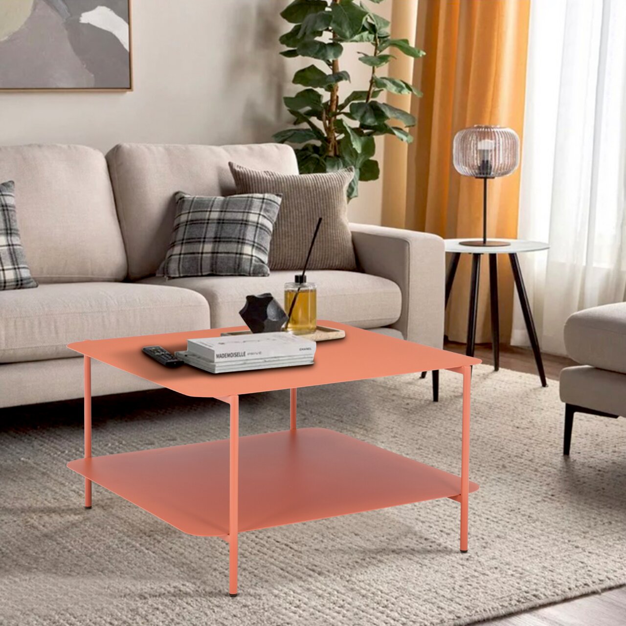Z2 Couchtisch JOCHEN Moderner Beistelltisch in einem Wohnzimmer, aus einer leicht erhöhten Perspektive fotografiert, mit einem Sofa im Hintergrund.
