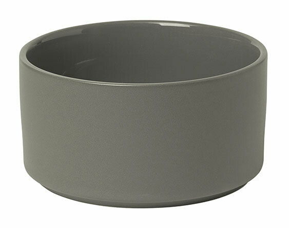 Graue Schale 'PILAR' in zylindrischer Form, seitliche Perspektive