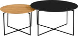 Zwei runde Couchtische im Set, einer mit schwarzer Tischplatte und der andere mit Holzoptik, aus seitlicher Perspektive.