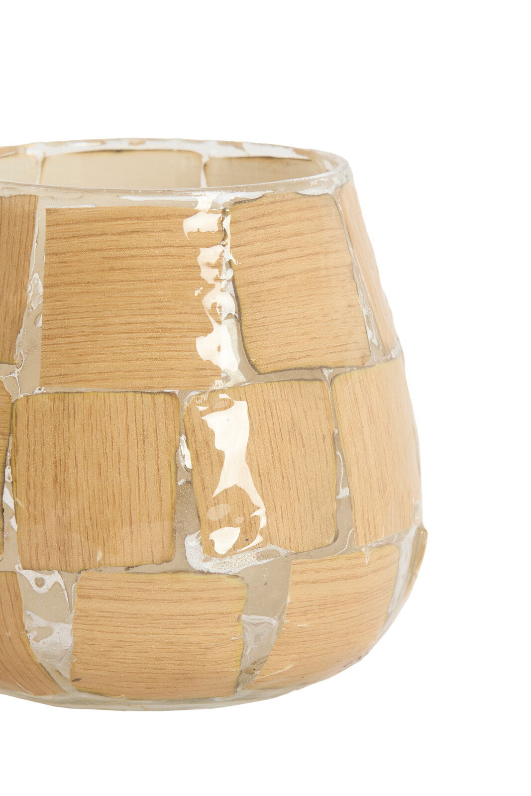 Nahaufnahme eines Teelichthalters mit Holzoptik und glänzender Oberfläche.