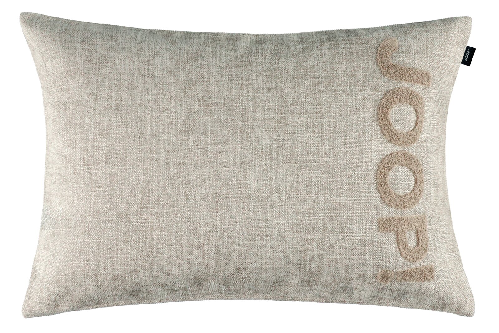 Frontansicht eines rechteckigen JOOP!-Dekokissens in Beige mit strukturierter Weboptik und vertikalem, tonalem Logo-Schriftzug an der rechten Seite