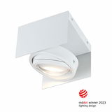 Moderne LED Aufbauleuchte in Weiß, seitliche Perspektive, ausgezeichnet mit dem Red Dot Design Award 2023.
