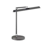 Moderne Tischleuchte Beba in seitlicher Perspektive mit schlankem, verstellbarem Arm und rundem Sockel in elegantem Design.