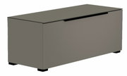 TV-Lowboard in moderner, minimalistischer Optik, seitliche Perspektive