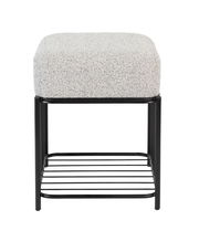 Vorderansicht eines modernen Hockers mit schwarzem Metallgestell und hellgrauer gepolsterter Sitzfläche.