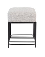 Vorderansicht eines modernen Hockers mit schwarzem Metallgestell und hellgrauer gepolsterter Sitzfläche.