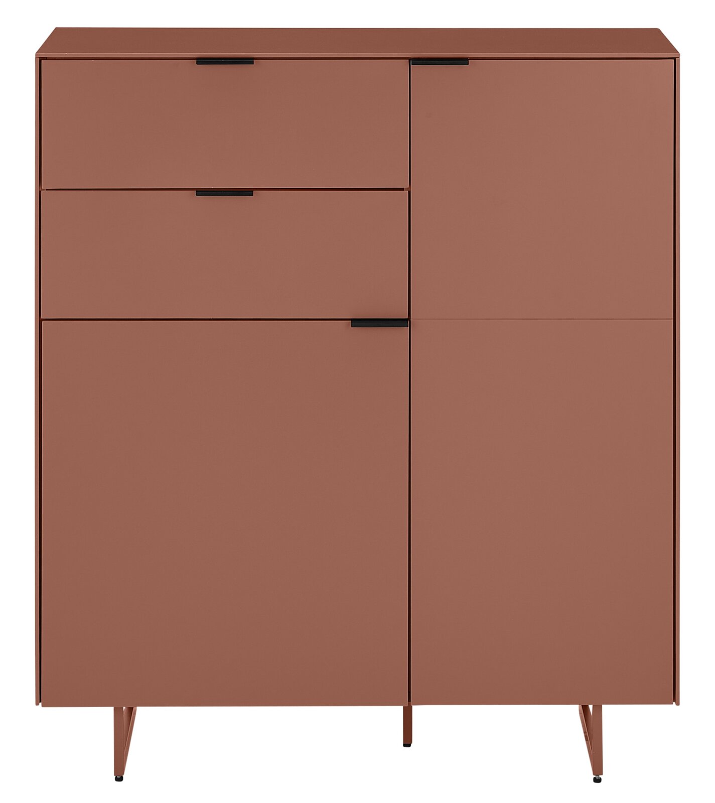 Modernes Sideboard in Terrakotta-Rot mit drei Schubladen und zwei Türen, schwarzen Griffleisten und schlanken Metallfüßen, Frontalansicht