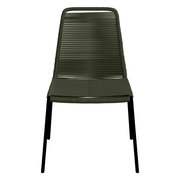 Moderner Stapelstuhl mit grünem Geflecht, Vorderansicht