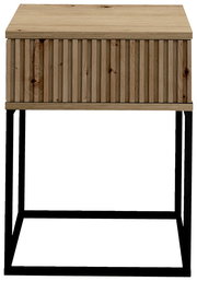 Frontansicht einer modernen Nachtkommode mit Holzoberfläche und schwarzen Metallbeinen.