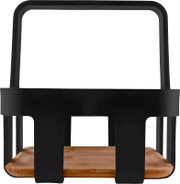 Zwarte lantaarn met handgreep en houten basis, productfoto van voren (frontaal aanzicht)