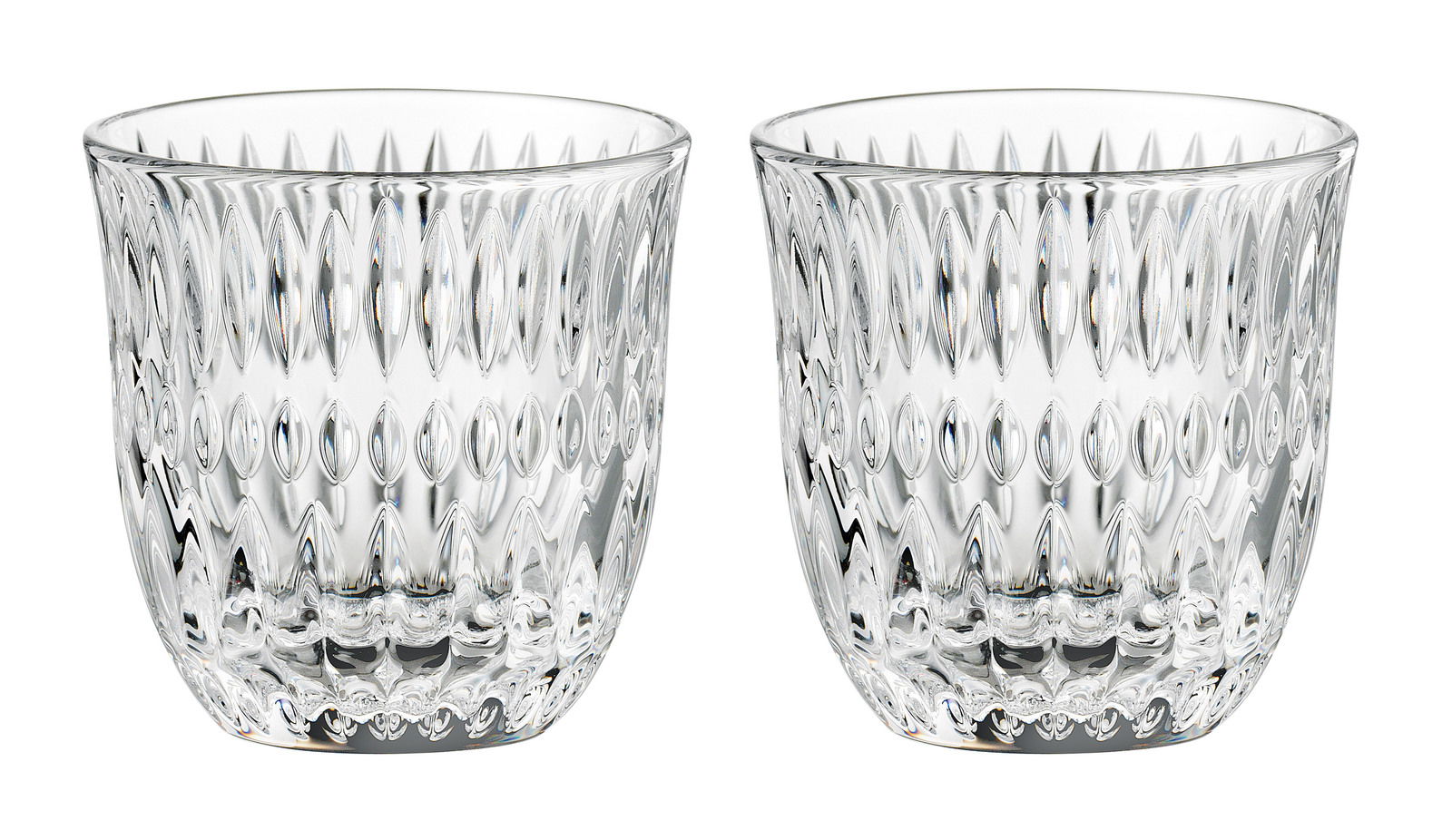 Zwei elegante, durchsichtige Espressogläser mit strukturierter Oberfläche, frontal fotografiert.
