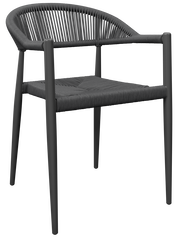 Moderner schwarzer Stapelsessel aus geflochtenem Material, seitliche Perspektive