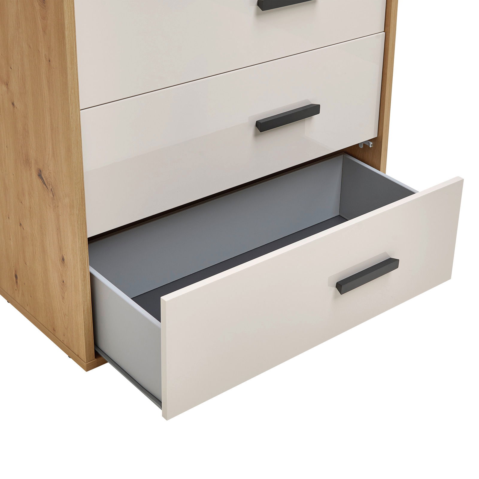 Kommode mit offenem Schubfach, seitliche Perspektive, Holzoptik mit weißen Fronten und schwarzen Griffen