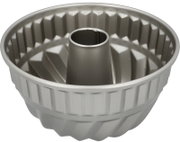 Gugelhupfform aus Metall, Durchmesser 24 cm, seitliche Perspektive
