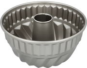 Gugelhupfform aus Metall, Durchmesser 24 cm, seitliche Perspektive