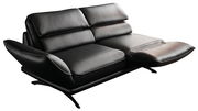 Schwarzes 2,5-Sitzer-Sofa aus Leder mit verstellbarer Rückenlehne und Fußstütze, seitliche Perspektive