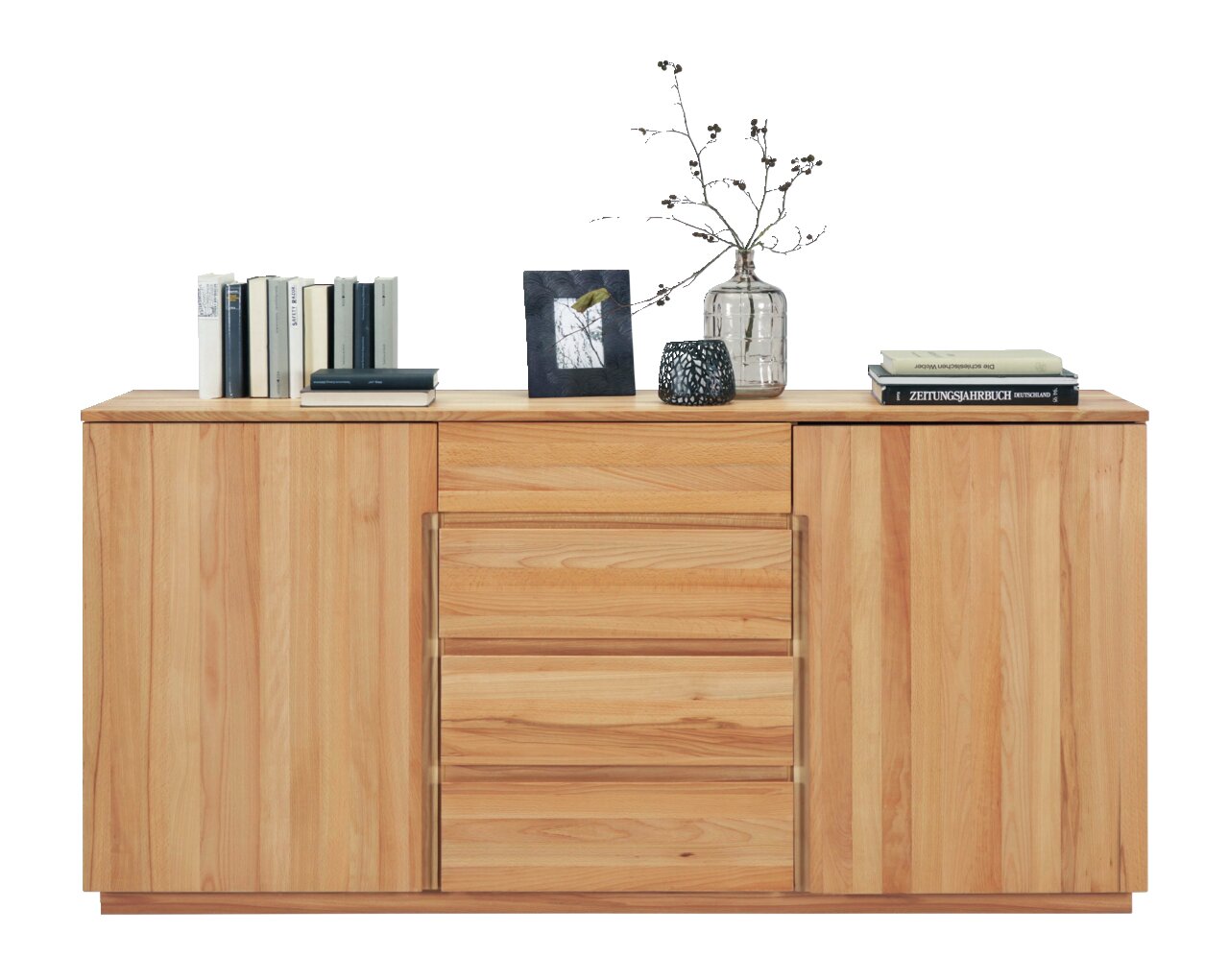 Houten dressoir met twee deuren en drie lades, versierd met boeken, een fotolijst en een vaas, gezien vanaf de voorkant.