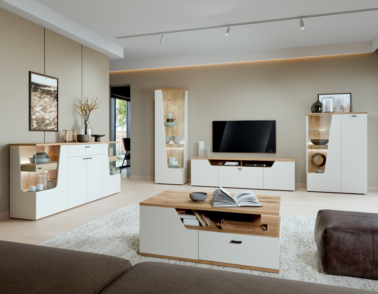 Z2 Couchtisch CUT OUT Moderner Couchtisch in einem stilvollen Wohnzimmer, aus hellem Holz und weißen Elementen, frontal von vorne betrachtet.