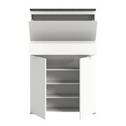 Weißer Schuhschrank mit offenem Klappfach oben und zwei geöffneten Türen unten, frontal betrachtet.