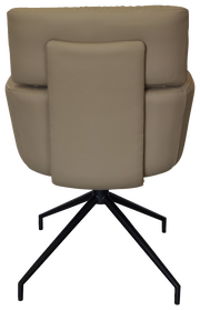 Rückansicht eines beigen Armlehnstuhls mit schwarzem Metallgestell