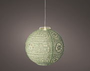 Grüne, hängende Solar Laterne mit filigranem Muster, seitliche Perspektive