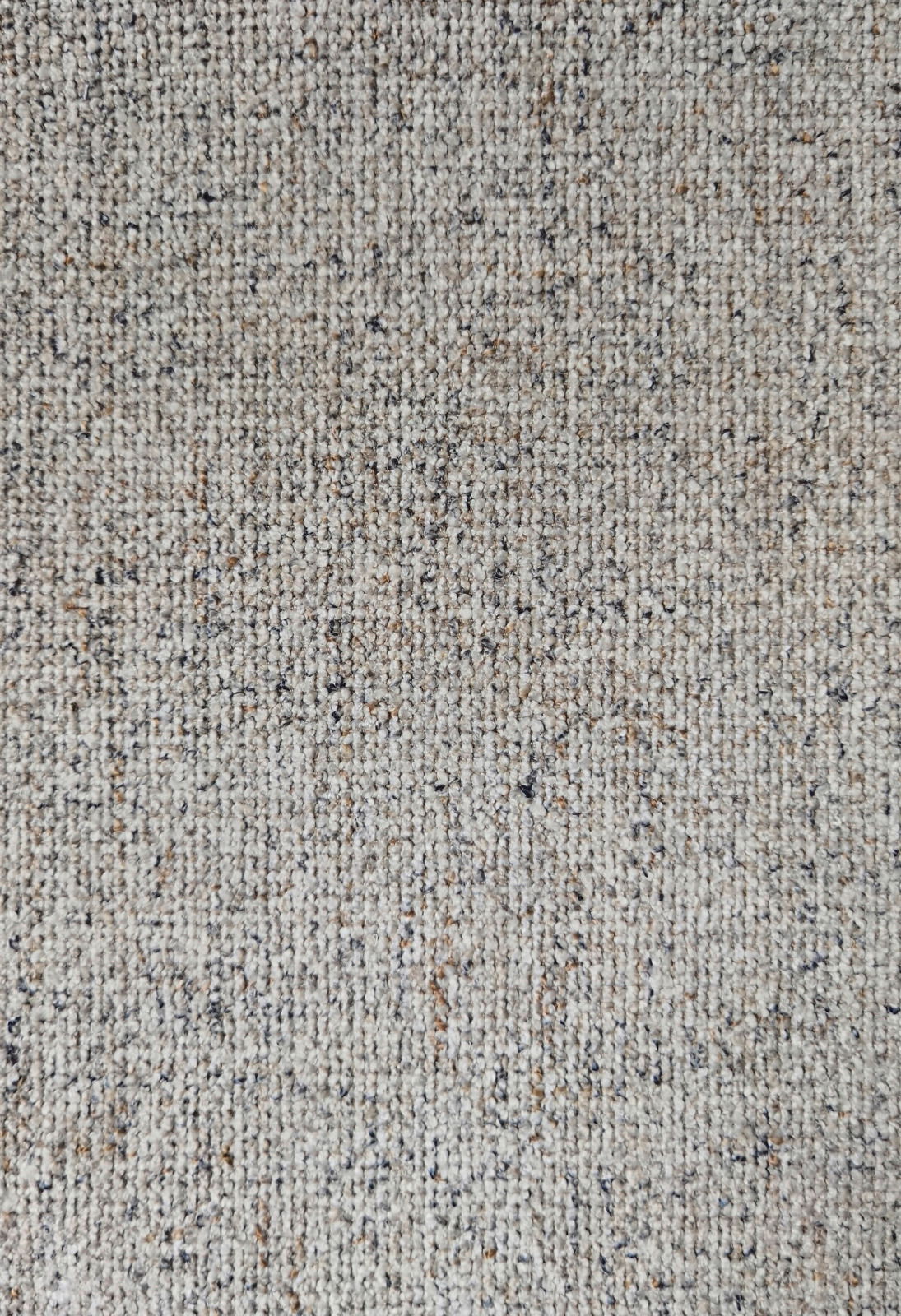 Nahaufnahme eines beige-gemusterten Stoffes, möglicherweise Polsterung für den Armlehnstuhl Dieter Knoll Armlehnstuhl PABLO.