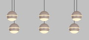 Drei moderne LED-Pendelleuchten in Kugelform, von der Seite betrachtet, mit einem eleganten, minimalistischen Design in Grau und Weiß.