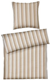 Gestreifte Bettwäsche in Beige und Weiß mit Kissenbezug und Deckenbezug, frontal von oben auf weißem Hintergrund dargestellt