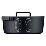 Schwarzer ovaler Bräter WMF Flavour 33x26cm, seitliche Ansicht mit Deckelgriff sichtbar.