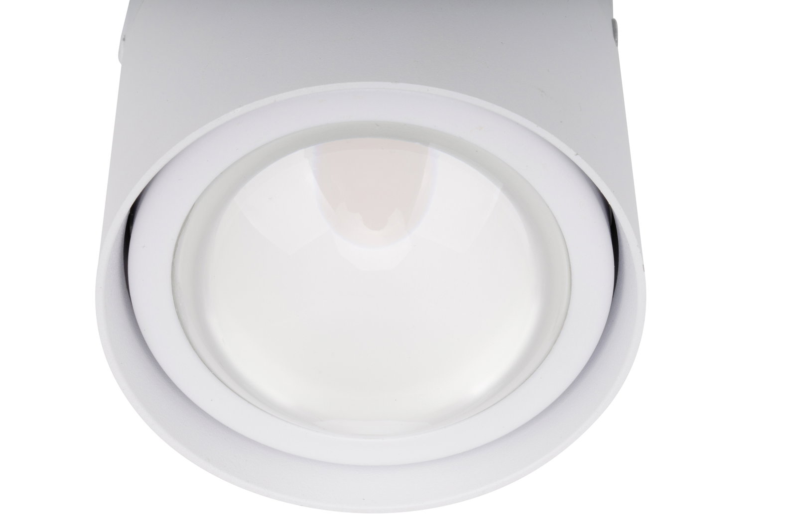 LED-Spotkopf in Nahaufnahme von oben, zeigt die klare Linse und das weiße Gehäuse.