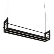 Zwarte, langwerpige LED-hanglamp in een rechthoekige behuizing met twee lichtlijsten, bevestigd aan kabelophangingen, in een schuin perspectief van onderaf aan de voorkant afgebeeld tegen een zwarte achtergrond.