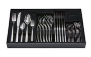Elegante 30-delige bestekset in een zwarte doos, gefotografeerd van bovenaf.