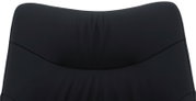 Nahaufnahme der Rückenlehne eines schwarzen Armlehnstuhls aus Leder, von vorne betrachtet.