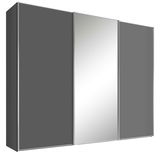 Schwebetürenschrank mit drei Türen, mittlere Tür mit Spiegel, seitliche Perspektive