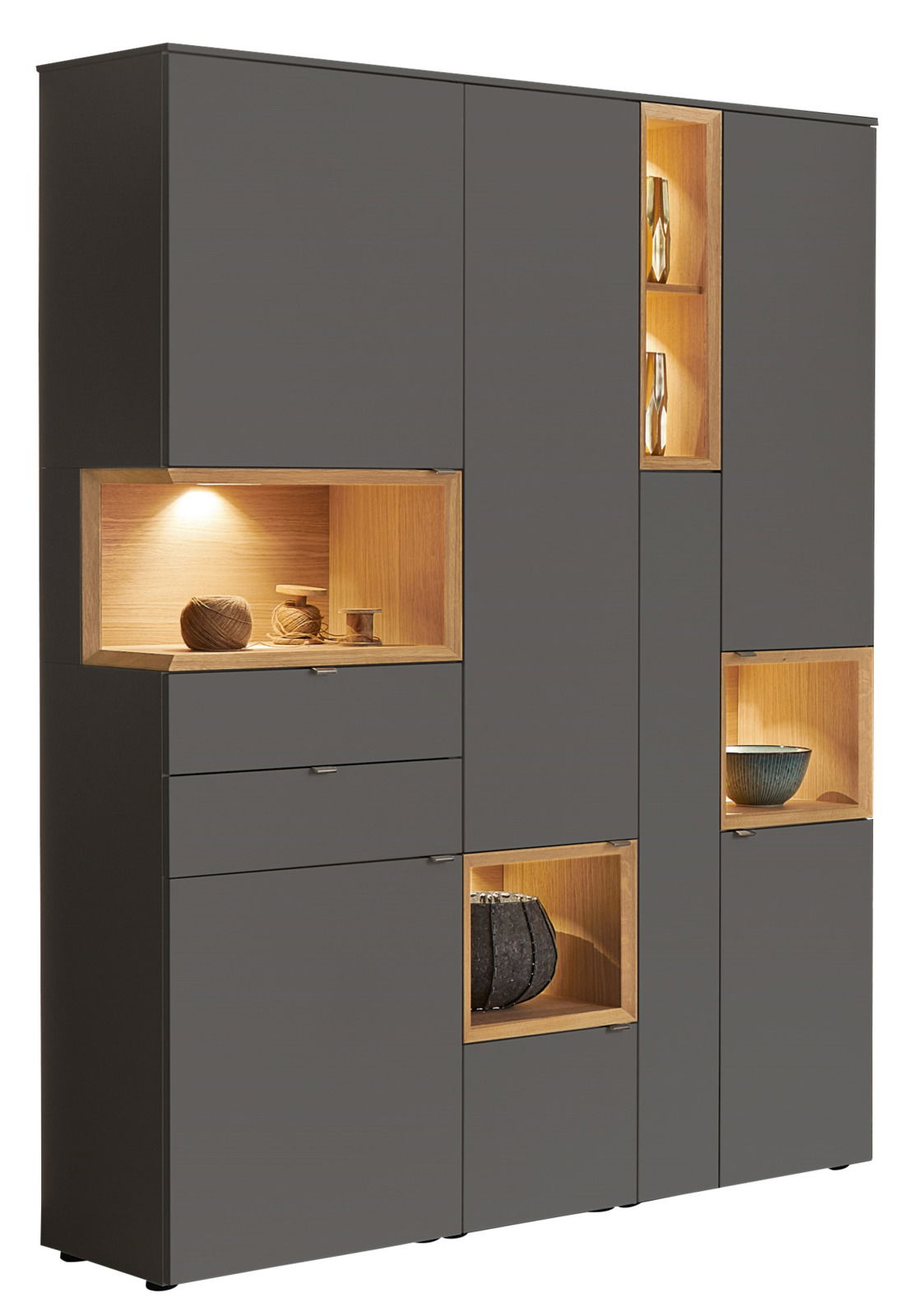 Moderne Vitrine mit grauen Türen und integrierter Beleuchtung, aus der Frontalperspektive fotografiert.