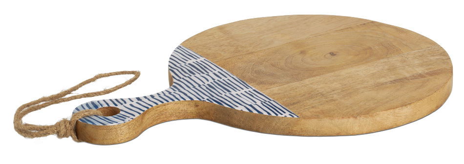Rundes Schneide- und Servierbrett aus Mangoholz mit blau-weißem Muster am Griff, seitliche Perspektive
