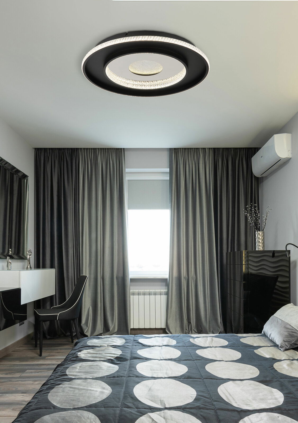 Globo Lighting Deckenleuchte MARSH Moderne Deckenleuchte in einem stilvollen Schlafzimmer, von unten betrachtet.