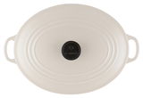 Ovaler cremefarbener Bräter mit zwei Griffen und schwarzem Knauf, Draufsicht